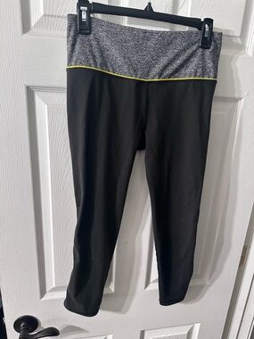 Women’s vs black  Active Leggings with Gray Waistband and Yellow Trim